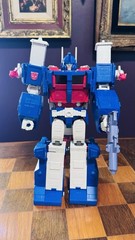 Takara Tomy Transformers Masterpiece MP-22 Ultra Magnus Action Figure NO BOX