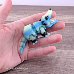 Glow-in-the-Dark Mini Opossum – 3D Printed Articulated Flexi Fidget Toy