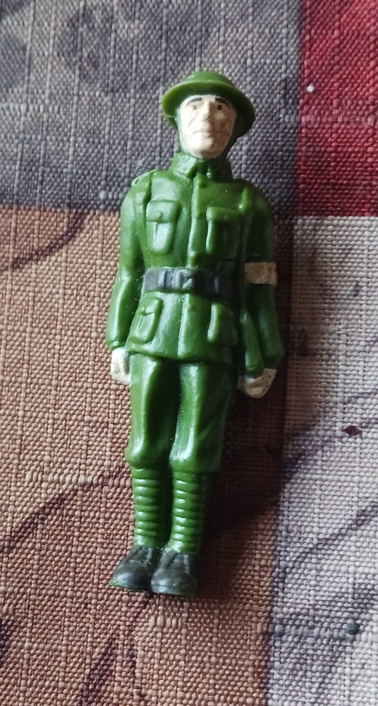 Vtg 1995 Indian in the Cupboard GI Joe Army Soldier Medic Plastic Toy Figure 3″