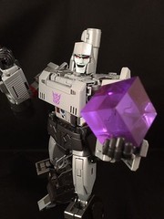 Masterpiece Scale Energon Cubes – Dark Energon Purple