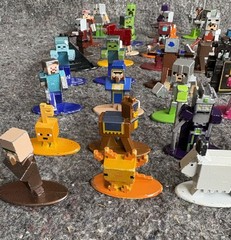HUGE 110 Pc Lot Minecraft Jada Toys 40 Metalfigs Die-cast & 70 Plastic Figures