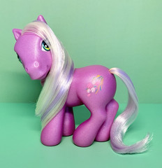 2003 G3 My Little Pony Rainbow Pony 1st Release Wysteria Purple Shimmer MLP