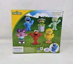 Sesame Street 6-Piece New Neighborhood Friends Poseable Figures