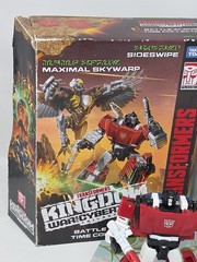 Transformers WFC Kingdom Sideswipe And Maximal Skywarp (Wing Damage)