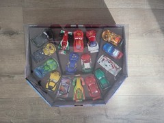 DISNEY CARS 16 PACK DIE CAST GIFT SET -NEW