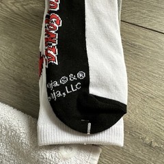 Red Sonja – 2 Pair Of Crew Socks – New