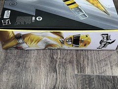 Power Rangers Lightning Collection Mighty Morphin Power YELLOW Daggers NEW