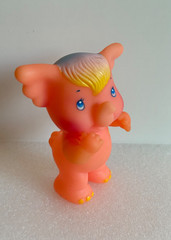 Vintage SOMA Wonderzoo Rainbow Love Pets Pink Elephant Glo Friends Fakie 1985