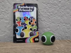 Rainbow Friends 1″ Green LOOKIES Figure + Holographic Sticker Card #24 (READ)