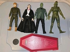 NECA – Universal Monsters – Crypt Club – 7″ Action Figure 4 Pack Burger King