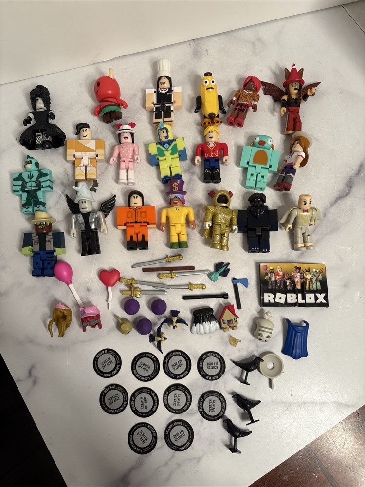 ROBLOX Toys Action Series Lot Of 20 Figures W/ Accessories & Virtual Item Tokens