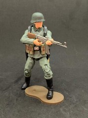WWII – GERMAN ARMY MP44 GUNNER w/ Gear Marauder 1:18 Scale 4″ GI Joe Type Figure