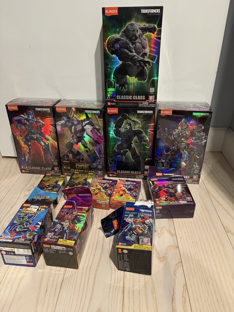TRANSFORMERS/MARVEL/DC BLOKEES LOT OF 14 CLASSIC/DEFENDER FIGURES NEW/OPENED