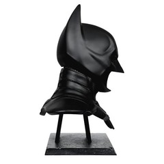 – DC Direct Batman: the Dark Knight (2008) Cowl Replica 1:1 Scale