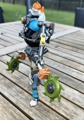 Jazwares Fortnite Legendary Brawlers Kit Mech Suit 7” Figure w/ accessories Read