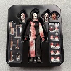 Mezco One:12 Terrifier Art The Clown 6” Scale Action Figure