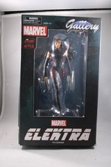 Marvel Gallery Elektra Netflix PVC Figure Diamond Select Toys 11in