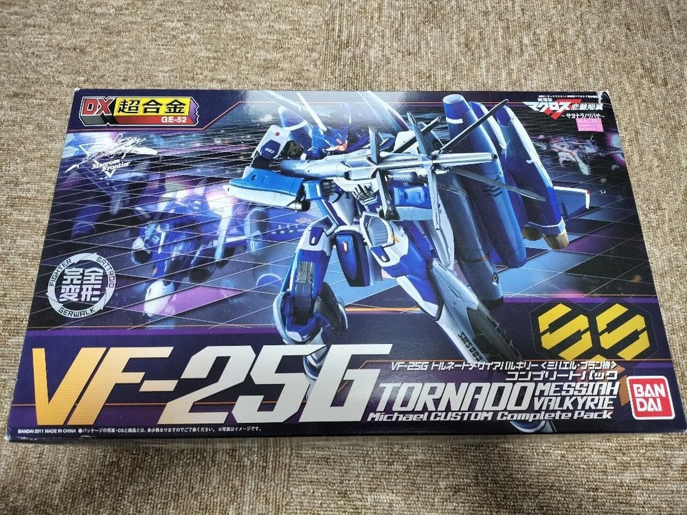 Macross Frontier VF-25G Tornado Complete Pack Figure