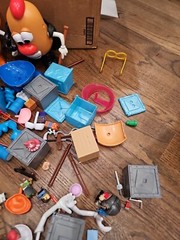 Vintage Toy Lot Mr Potatoe Head, Roblox, Lost Kitties Weapons Accessories