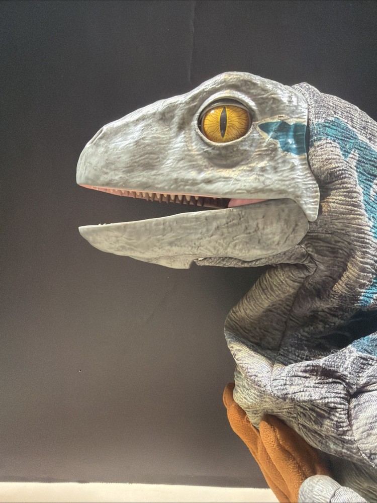 JURASSIC WORLD Baby Blue Dinosaur Animatronic Hand Puppet – Real FX Wow Stuff