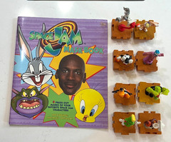 Lot of 8 Space Jam Official Puzzle Figures PLUS Vintage Space Jam Mask Book-1996