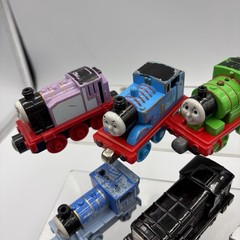 Thomas the Train Die Cast Metal Train Lot Of 12 Magnetic Railroad Cars