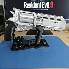 Resident Evil 9 Requiem 2026-Leon s Revolver Requiem 1:1 FREE SHIPPING!!