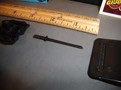 GI Joe Vintage 1998 VYPRA (V1), Lot “A”, SWORD, BACKPACK, & STAND, Hasbro 1:18
