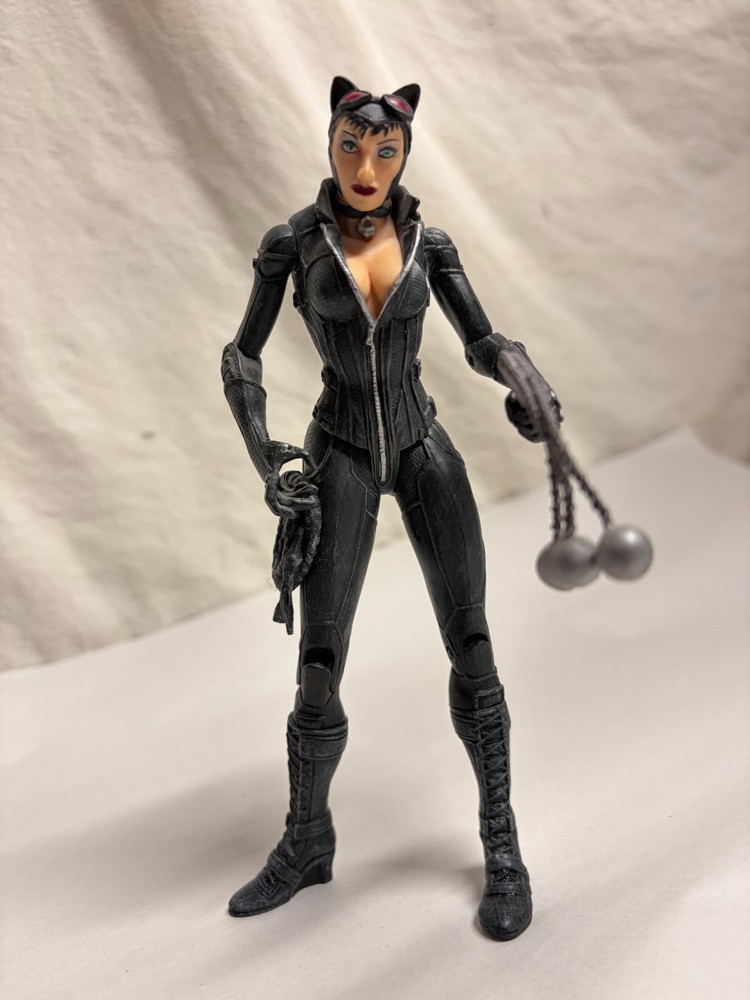 2012 DC Direct Batman Arkham City Catwoman 7” Action Figure Loose Series 2