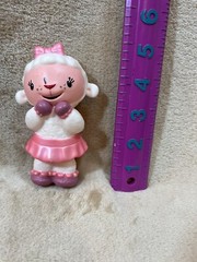 Lambie from Doc McStuffins Pink And White 4” Plastic Toy Figure Disney Junior