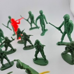 Vintage Army Cowboy Native American Toy Figures Lot 26pcs Green Yellow Red