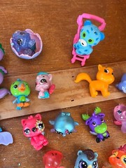 Large Lot of Mini Vinyl Plastic Rubber Sparkly & Not Cutsy Animal Play Figures –