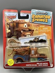 Disney Pixar Cars 2021 Welcome to Radiator Springs One Eye Mater with Key Chain