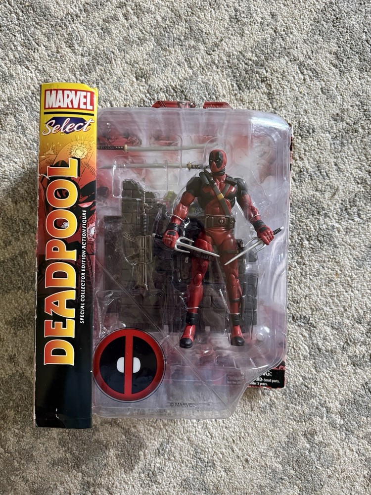 MARVEL SELECT DEADPOOL Action Figure Complete WITH BASE Diamond 2016 NEW SEALED