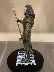 Mezco Toyz One:12 One 12 Collective Justice League Aquaman Action Figure