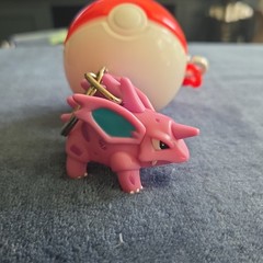 Vintage 1999 Pokemon Burger King Nidorino Keychain With Pokeball