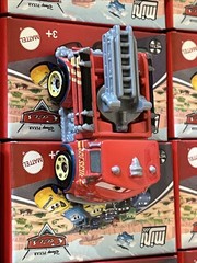 LOT 36 PIXAR RED FIRE TRUCK CARS MINI RACERS #01 SERIES 1 CASE RACE & RESCUE