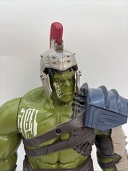 Hasbro Marvel Thor Ragnarok 13.5” Electronic Talking Gladiator Hulk Figure {135}