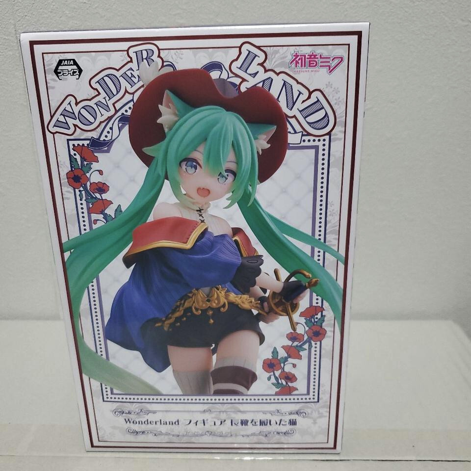 Hatsune Miku Puss in Boots Figure Taito Miku Wonderland Kawaii
