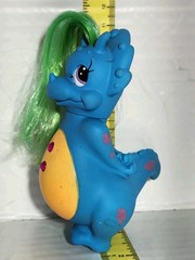 1992 Darlin Dinos Gem Dazzlers Blue Tri Sarah Tops Green Hair 4″ Dinosaur MLP