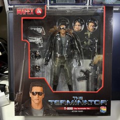 Medicom Toy MAFEX No.176 T-800 (The Terminator Ver.) USED U.S. SELLER