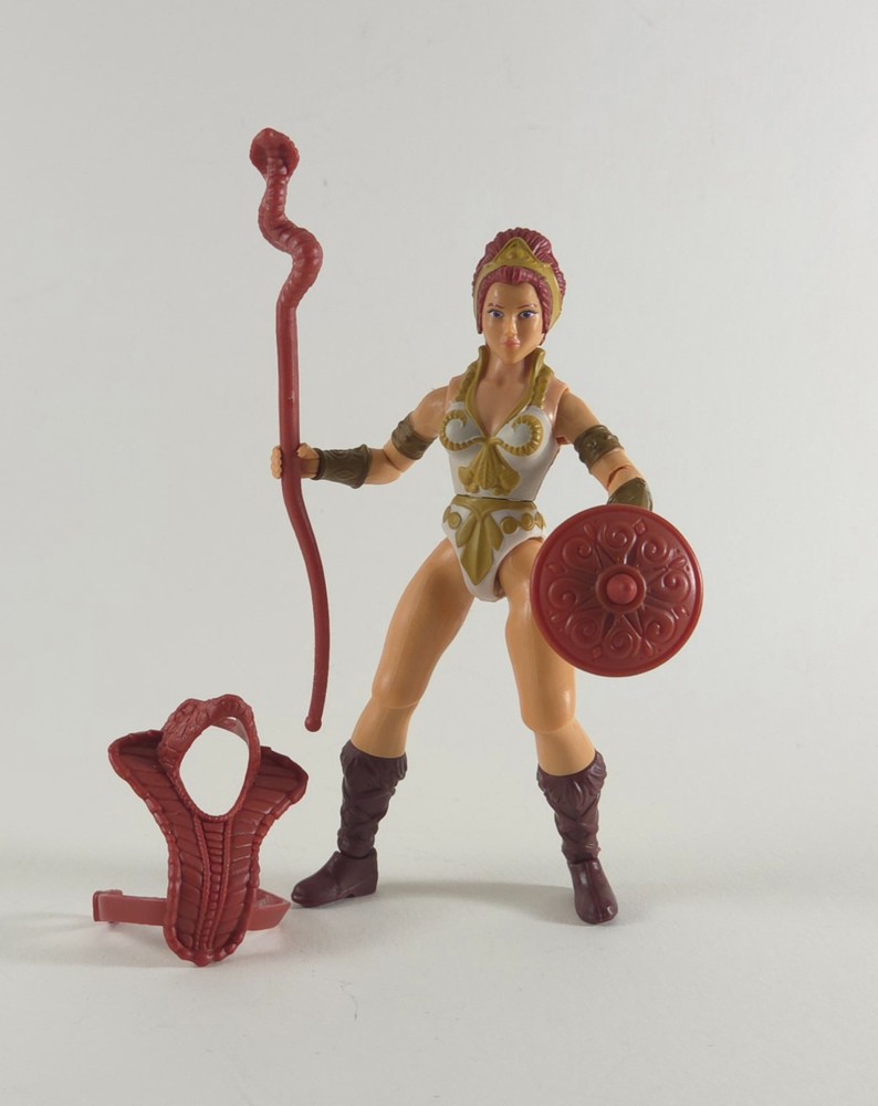 Masters of the Universe Origins Teela 2020 complete with weapons and armor