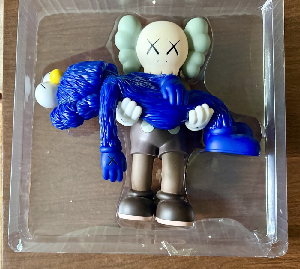 Kaws 2019 Gone Figure – Medicom China 2019 — No box but with protective plastic