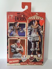 NECA – Welcome To Derry – Ultimate Pennywise – NIB