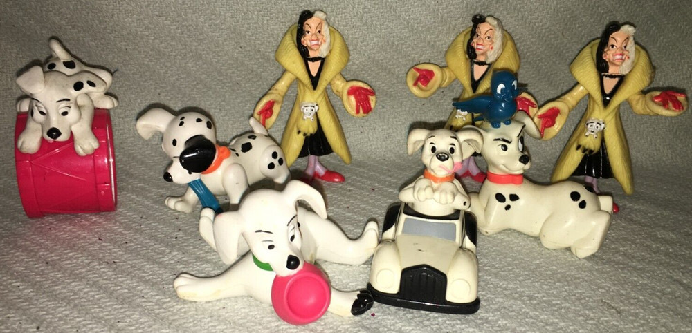 Lot of 8 pieces 101 Dalmatians Figures: 3- Cruella de Vil 5- Pups LOT # 15