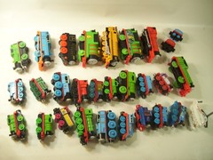 Thomas the tank train & Friends plastic die cast trackmaster 29 pc toy lot
