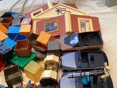 LOT OF 20+LBS OF ROBLOX FIGURES PARTS & PIECES-free shipping
