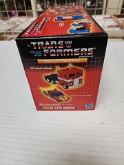 Hasbro Transformers Generation One Commemorative Ultra Magnus Import New