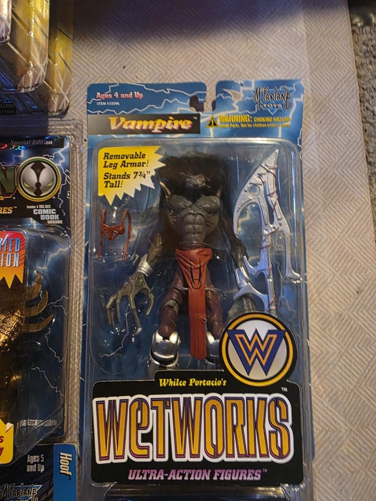 White Portacio’s Wetworks Vampire Ultra-Action Figure 7.5in Weapon