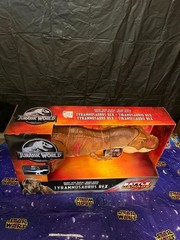 JURASSIC WORLD -Mattel Tyrannosaurus Rex 40” Roarin Super Colossal Battle Damage